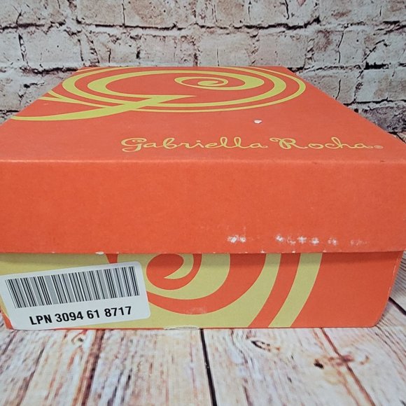 Gabriella Rocha Quilla Patent Platform Pumps - Picture 10 of 11